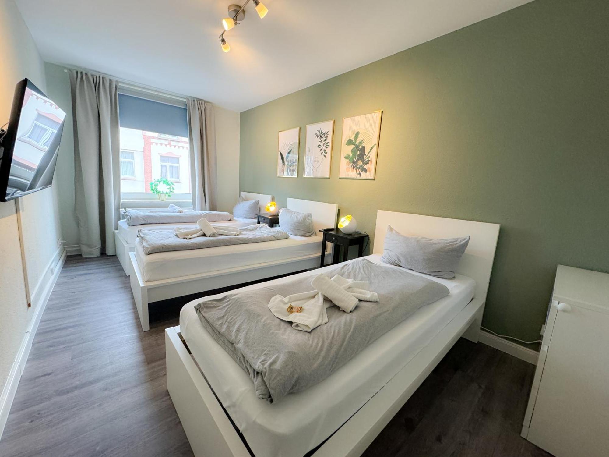 Wohnung Fuer 5 Gaeste Grosse Kueche Messe- Und Citynah ฮันโนเวอร์ ภายนอก รูปภาพ